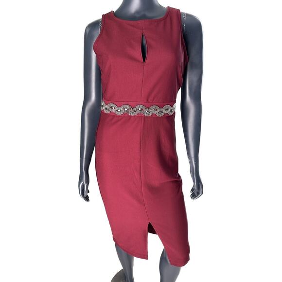 Romeo & Juliet Couture Dress In Wine Burgundy With Sequin Accent And Keyhole - Picture 1 of 11